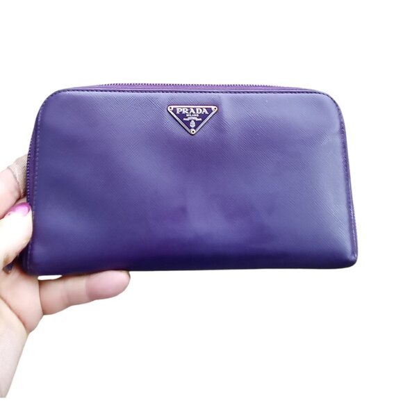 Prada Purple Leather Full Size Zip Wallet with COA - Picture 1 of 10